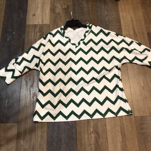 White and Green Blouse - Picture 4 of 7